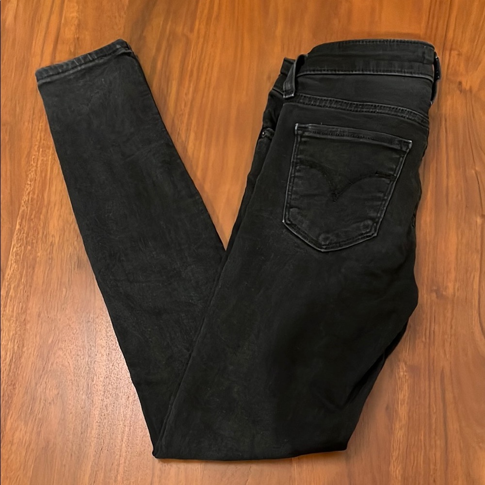 Levi’s 711 skinny jeans